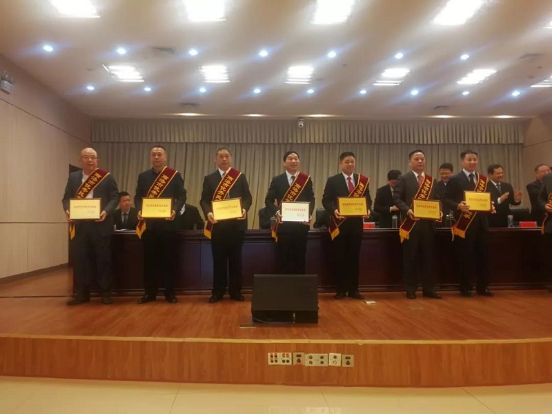 热烈祝贺李宗松董事长荣获商洛市优秀企业家